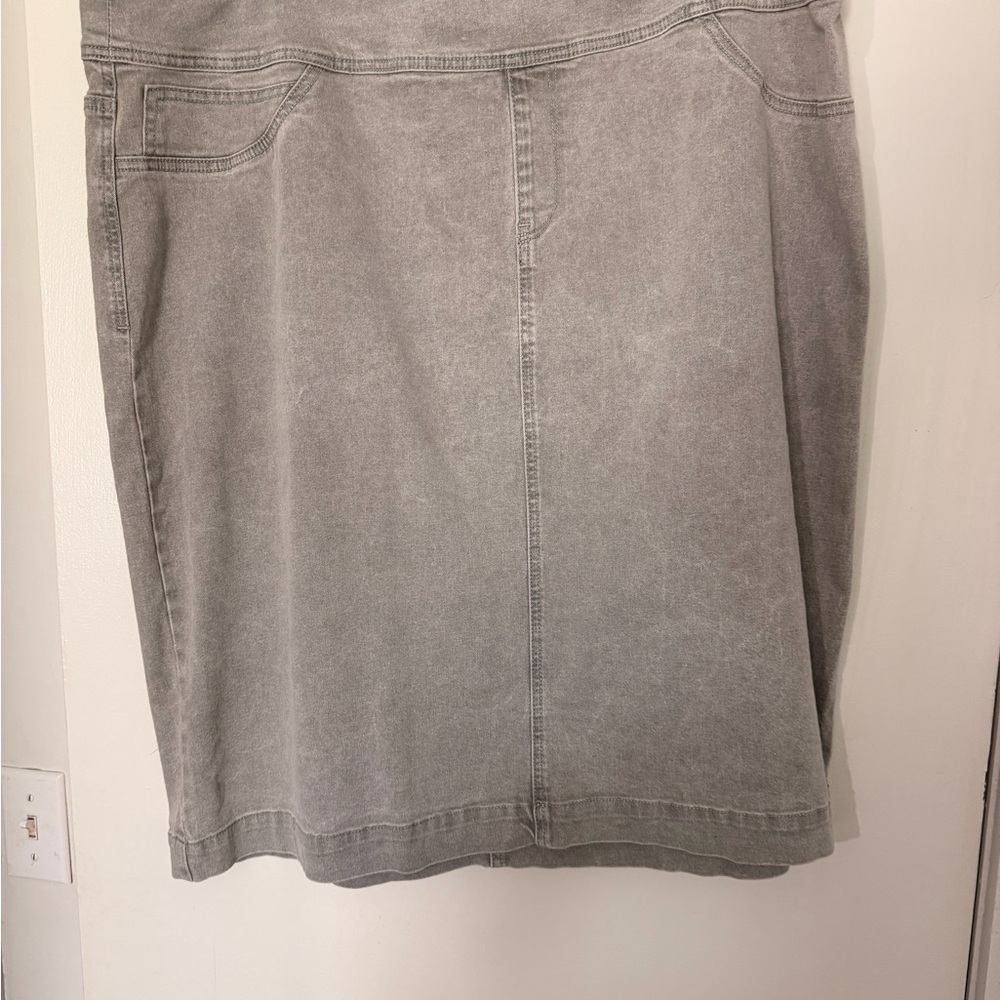Elegant Gray Denim Midi Skirt